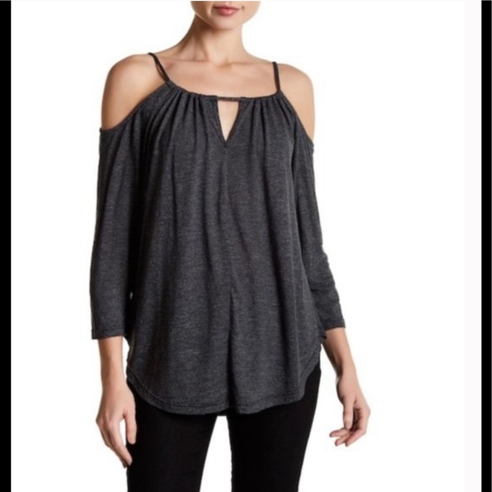 Michael stars cold shoulder top